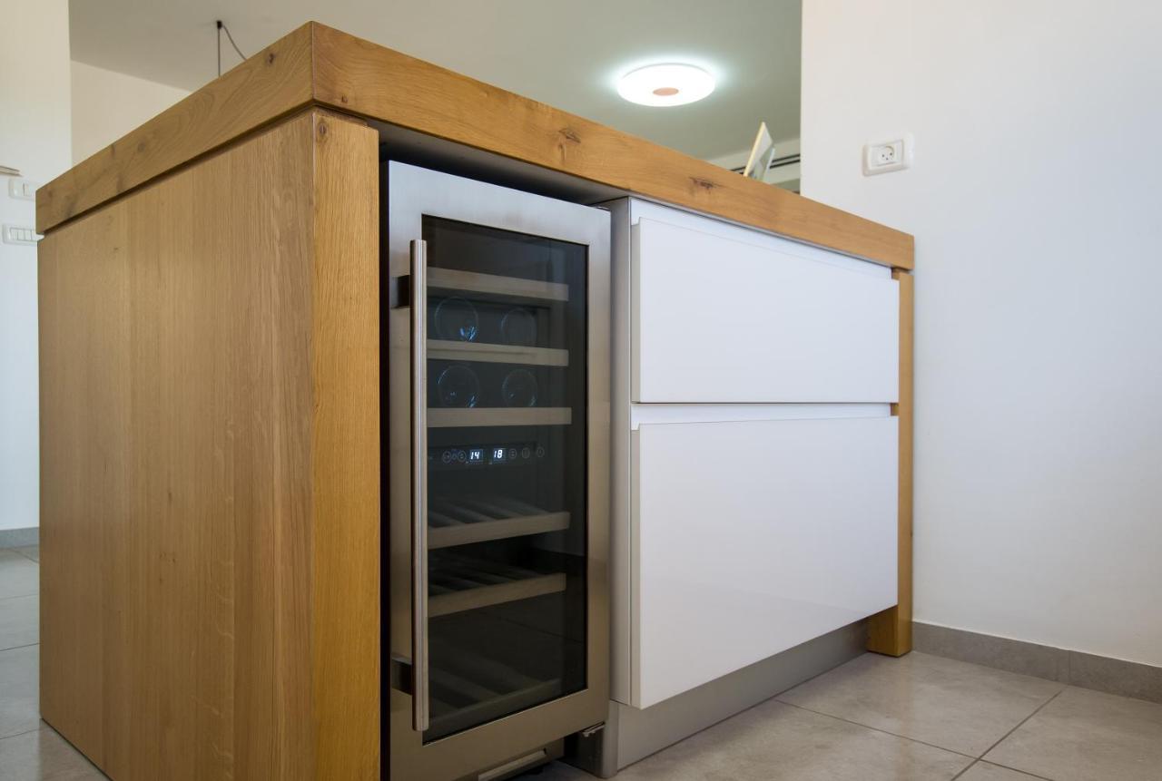 Maorissimo Boutique Apartment Akko Bagian luar foto
