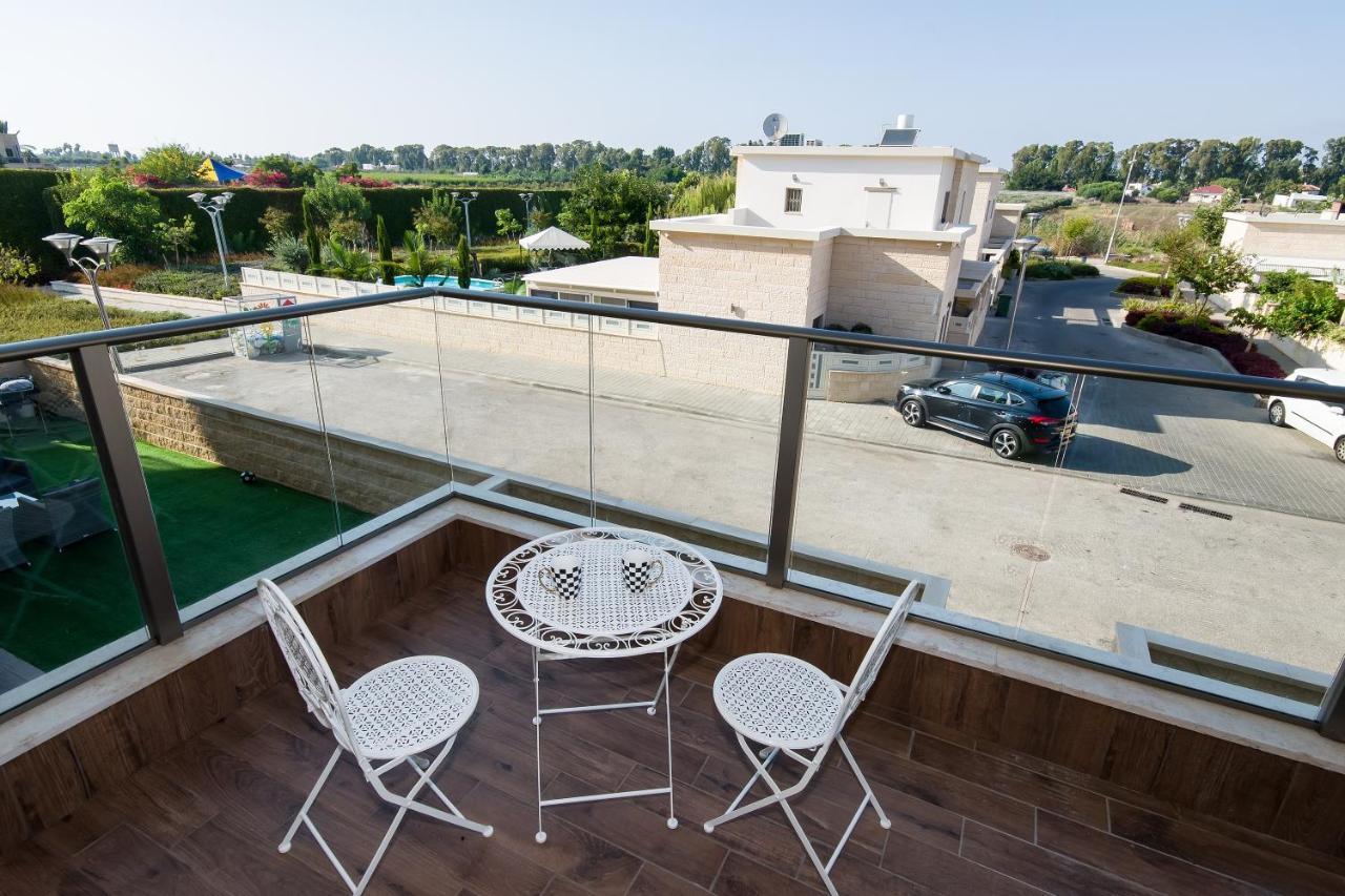 Maorissimo Boutique Apartment Akko Bagian luar foto