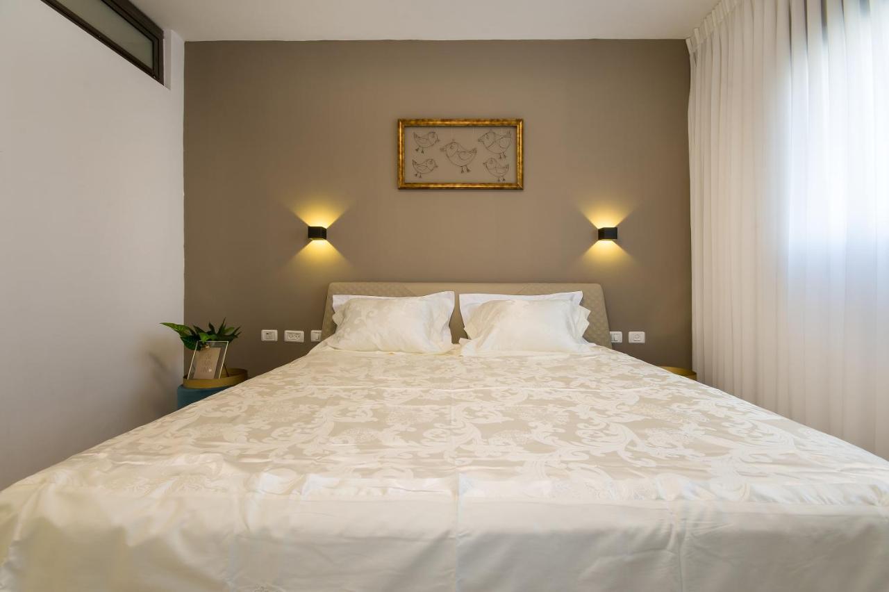 Maorissimo Boutique Apartment Akko Bagian luar foto