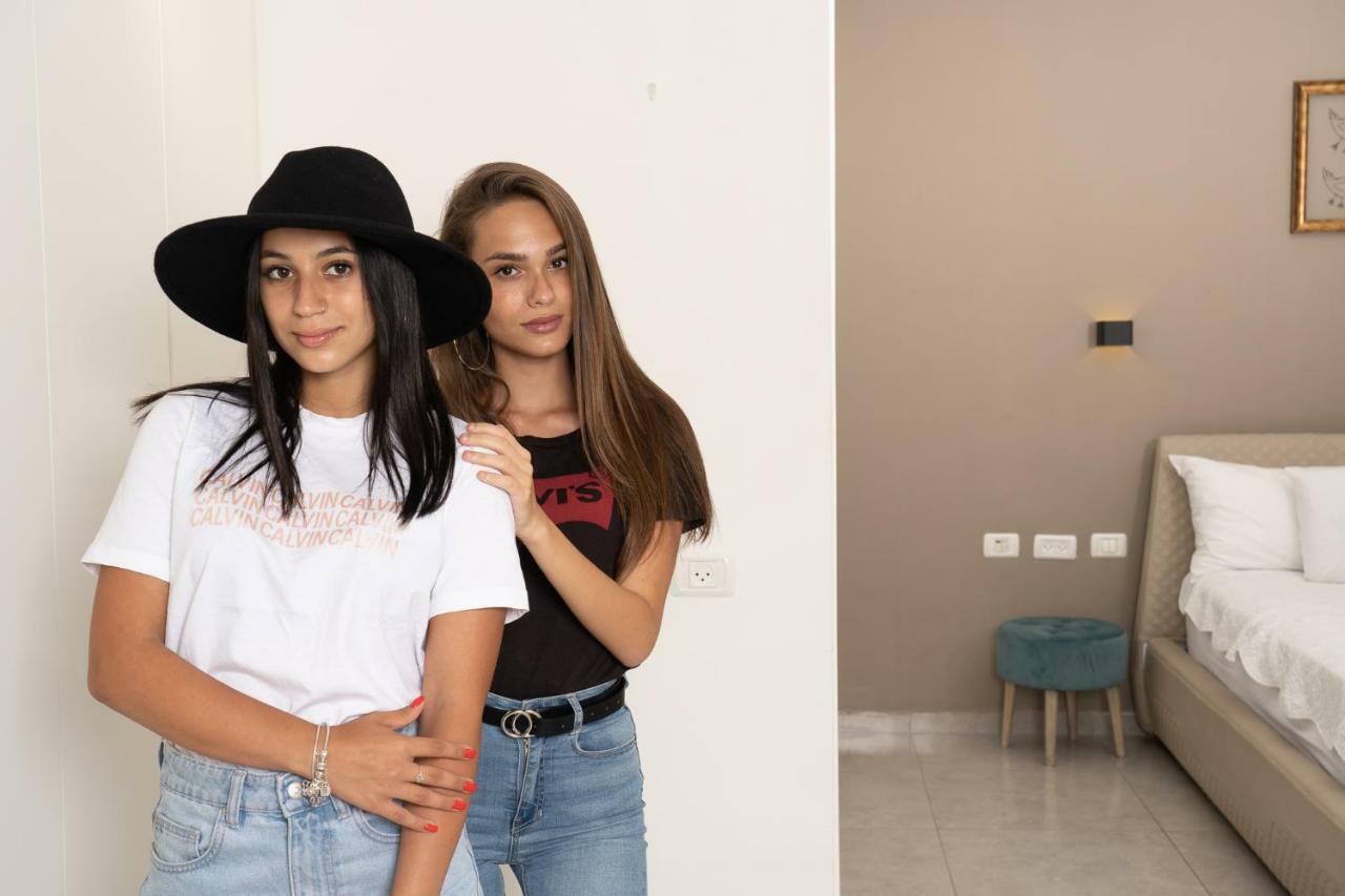 Maorissimo Boutique Apartment Akko Bagian luar foto